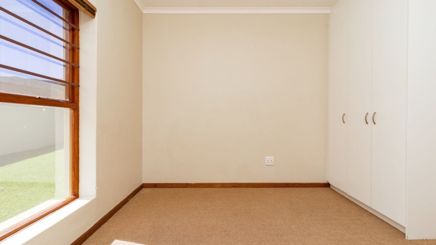 3 Bedroom Property for Sale in Sandbaai Western Cape